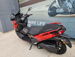 2025 Yamaha XMAX 300 (CZD300A) Orange