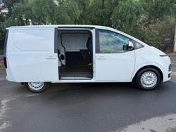 2026 Hyundai STARIA LOAD