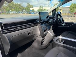 2026 Hyundai STARIA LOAD