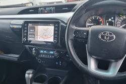 2021 Toyota Hilux SR5