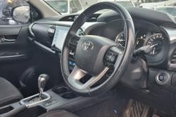 2021 Toyota Hilux SR5
