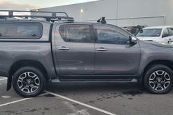 2021 Toyota Hilux SR5