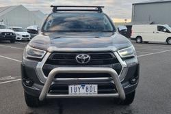 2021 Toyota Hilux SR5