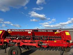 0 SEMEATO TDNG 520 DOUBLE DISC SEEDER USED RED