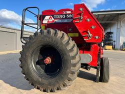 0 SEMEATO TDNG 520 DOUBLE DISC SEEDER USED RED