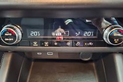 2025 Mitsubishi Outlander PHEV ES