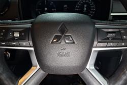 2025 Mitsubishi Outlander PHEV ES