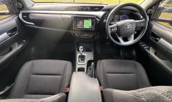 2019 Toyota Hilux SR5