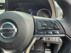 2022 Nissan Navara SL