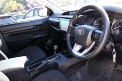 2022 Toyota Hilux SR