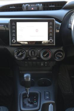 2022 Toyota Hilux SR