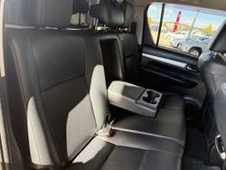 2017 Toyota Hilux SR5