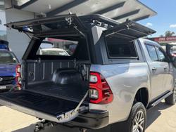 2017 Toyota Hilux SR5