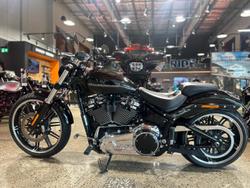 2017 Harley-Davidson Breakout 107 (FXBR) Softail Black