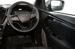 2026 Isuzu D-MAX BLADE