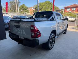 2025 Toyota Hilux SR5 48V