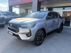 2025 Toyota Hilux SR5 48V