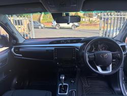 2025 Toyota Hilux SR5 48V