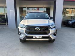 2025 Toyota Hilux SR5 48V