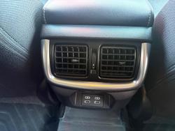 2025 Toyota Hilux SR5 48V