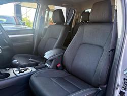 2025 Toyota Hilux SR5 48V