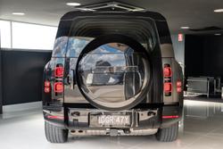 2025 Land Rover Defender 130 D350 X-Dynamic SE