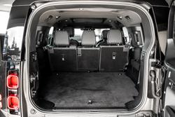 2025 Land Rover Defender 130 D350 X-Dynamic SE
