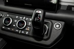 2025 Land Rover Defender 130 D350 X-Dynamic SE