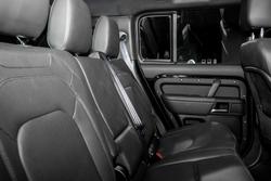 2025 Land Rover Defender 130 D350 X-Dynamic SE