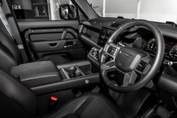 2025 Land Rover Defender 130 D350 X-Dynamic SE