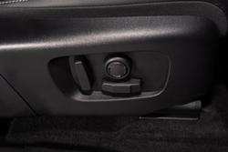 2025 Land Rover Discovery Sport P300e Dynamic SE