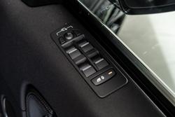 2025 Land Rover Discovery Sport P300e Dynamic SE
