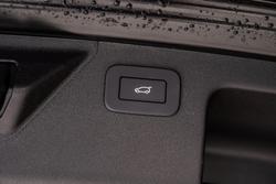 2025 Land Rover Discovery Sport P300e Dynamic SE