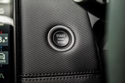2025 Land Rover Discovery Sport P300e Dynamic SE