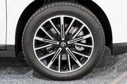 2026 Leapmotor B10 Design LR
