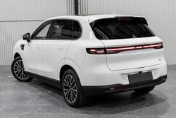 2026 Leapmotor B10 Design LR