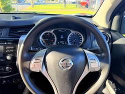 2017 Nissan Navara SL