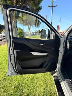 2017 Nissan Navara SL