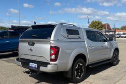 2022 Nissan Navara ST-X