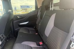 2023 Nissan Navara ST-X
