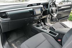 2019 Toyota Hilux SR5