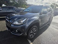 2020 Isuzu MU-X Onyx Edition
