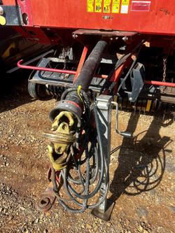 2004 New Holland Br740