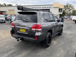 2010 TOYOTA LANDCRUISER VX (4x4)