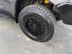2010 TOYOTA LANDCRUISER VX (4x4)