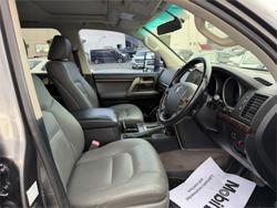 2010 TOYOTA LANDCRUISER VX (4x4)