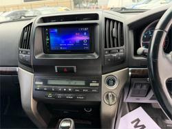 2010 TOYOTA LANDCRUISER VX (4x4)