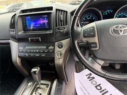 2010 TOYOTA LANDCRUISER VX (4x4)