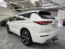 2023 Mitsubishi Outlander PHEV Exceed