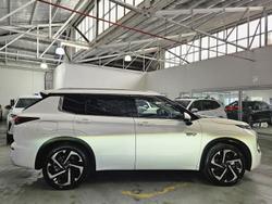 2023 Mitsubishi Outlander PHEV Exceed